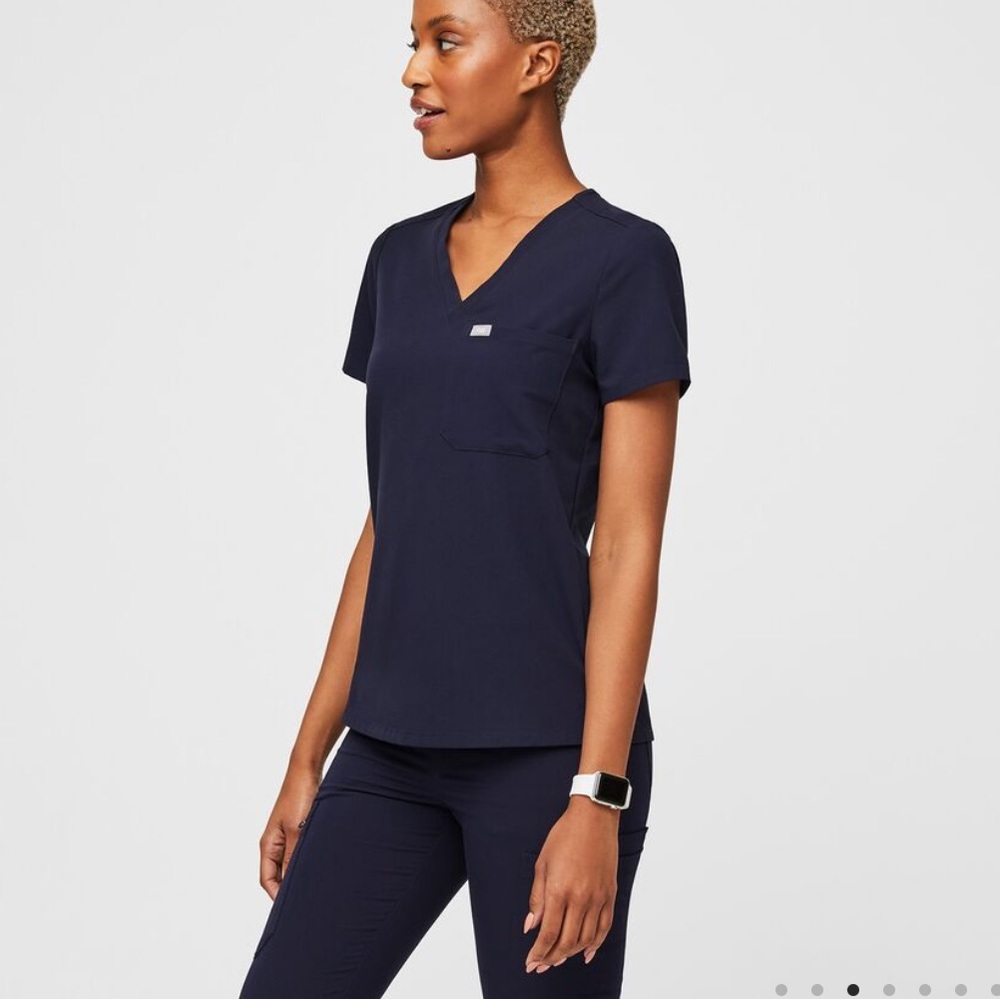 Figs Catarina One-Pocket Scrub Top Navy